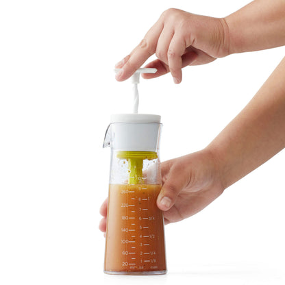 Chef'n Emulstir Salad Dressing Mixer Bottle, Make Salad Dressings and Vinaigrettes in Seconds, 300 ml,Green