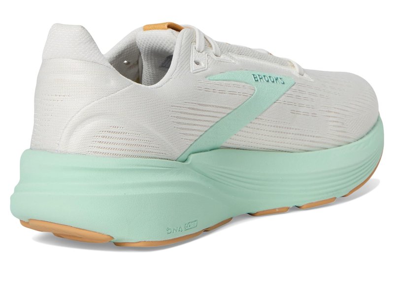 Brooks Women's Revel 8 Coconut/Taffy/Honeydew 5 Medium