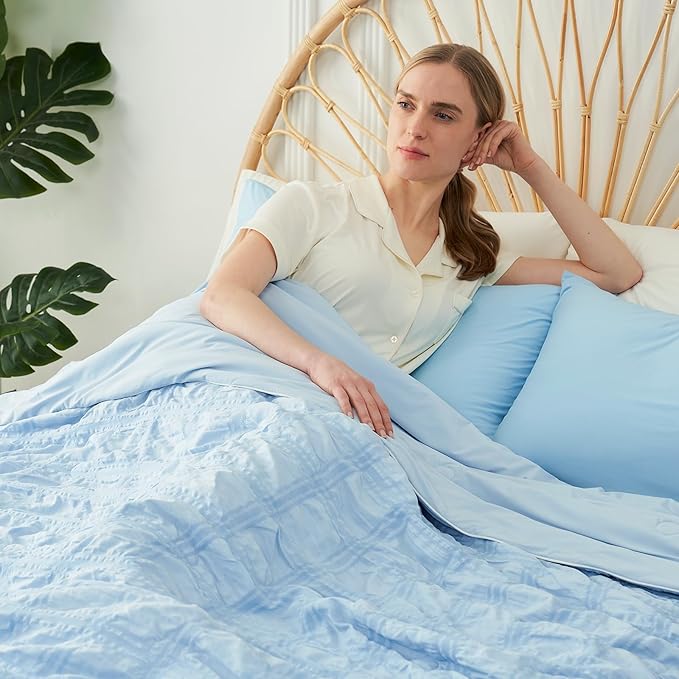 Cozy Bliss Cooling Comforter Full Size Seersucker Plaid, Q-Max 0.4 Reversible Lightweight Cooling Blanket, Breathable Silk Smooth Summer Bedding Quilt for Hot Sleepers Night Sweats Blue