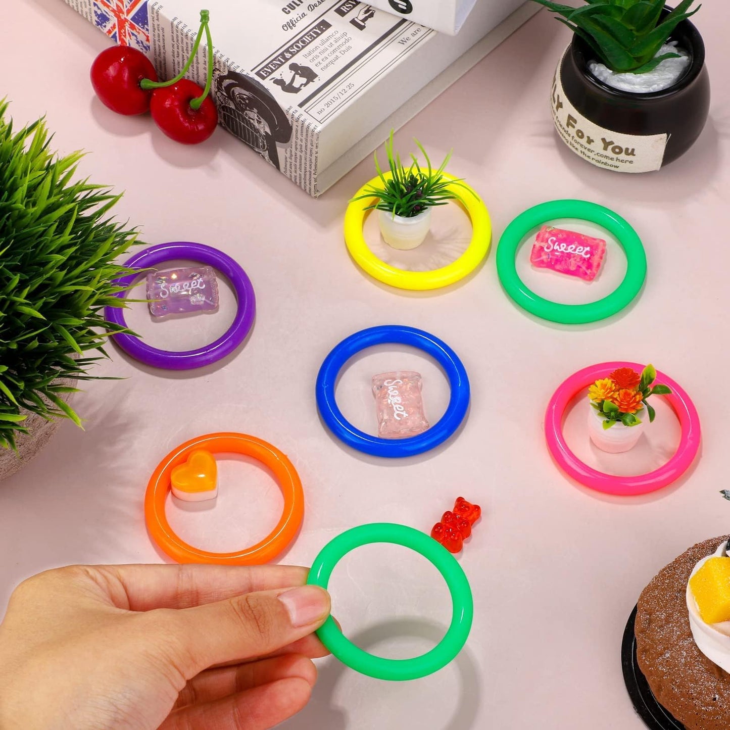 Aodaer 60 Pack Ring Toss Rings Plastic Carnival Rings 2.1 Inch for Carnival Party Favors Bottles Sport Ring Toss Game Fun Target Toys, Mixed Color