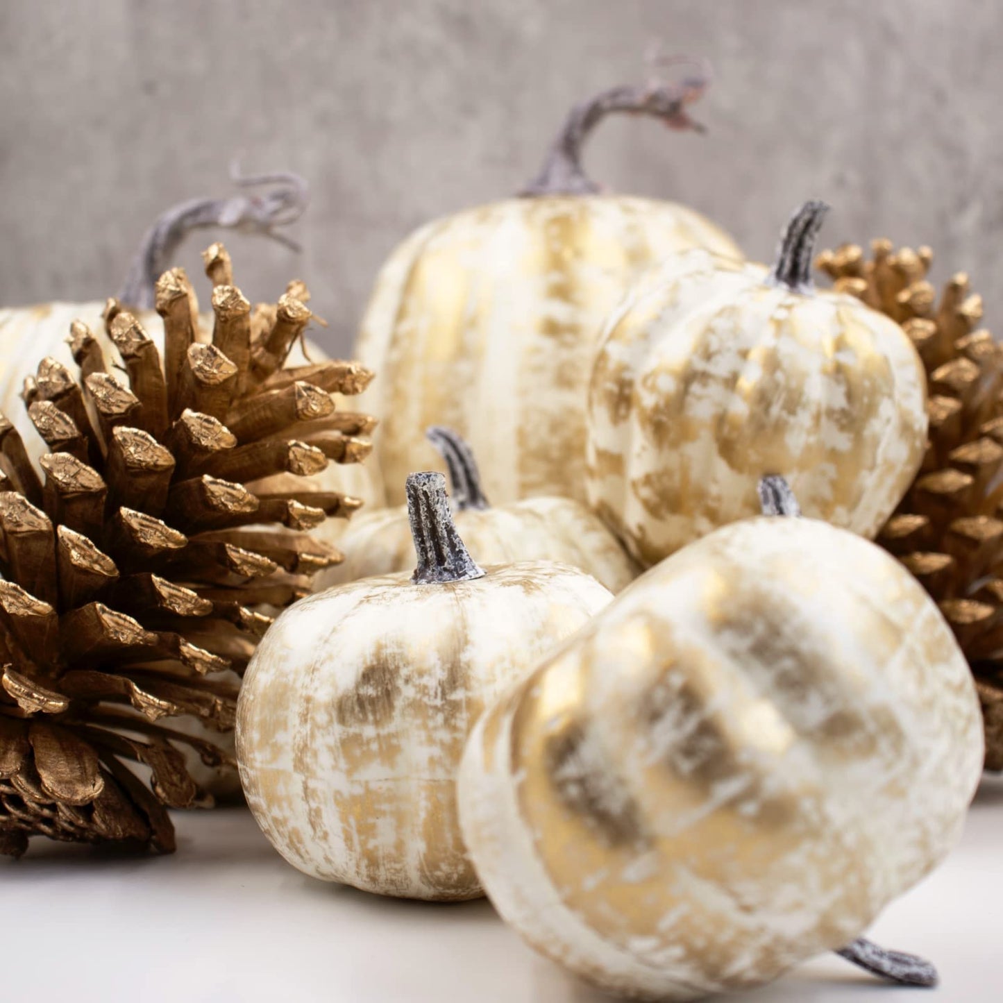 12 PCS Gold Brushed Pumpkins, Thanksgiving Table Centerpiece Decorations, Outdoor Faux Fake Foam Pumpkins for Fall Harvest, Halloween, Thanksgiving, Wedding, Table, Home Decor (Gold Brushed)