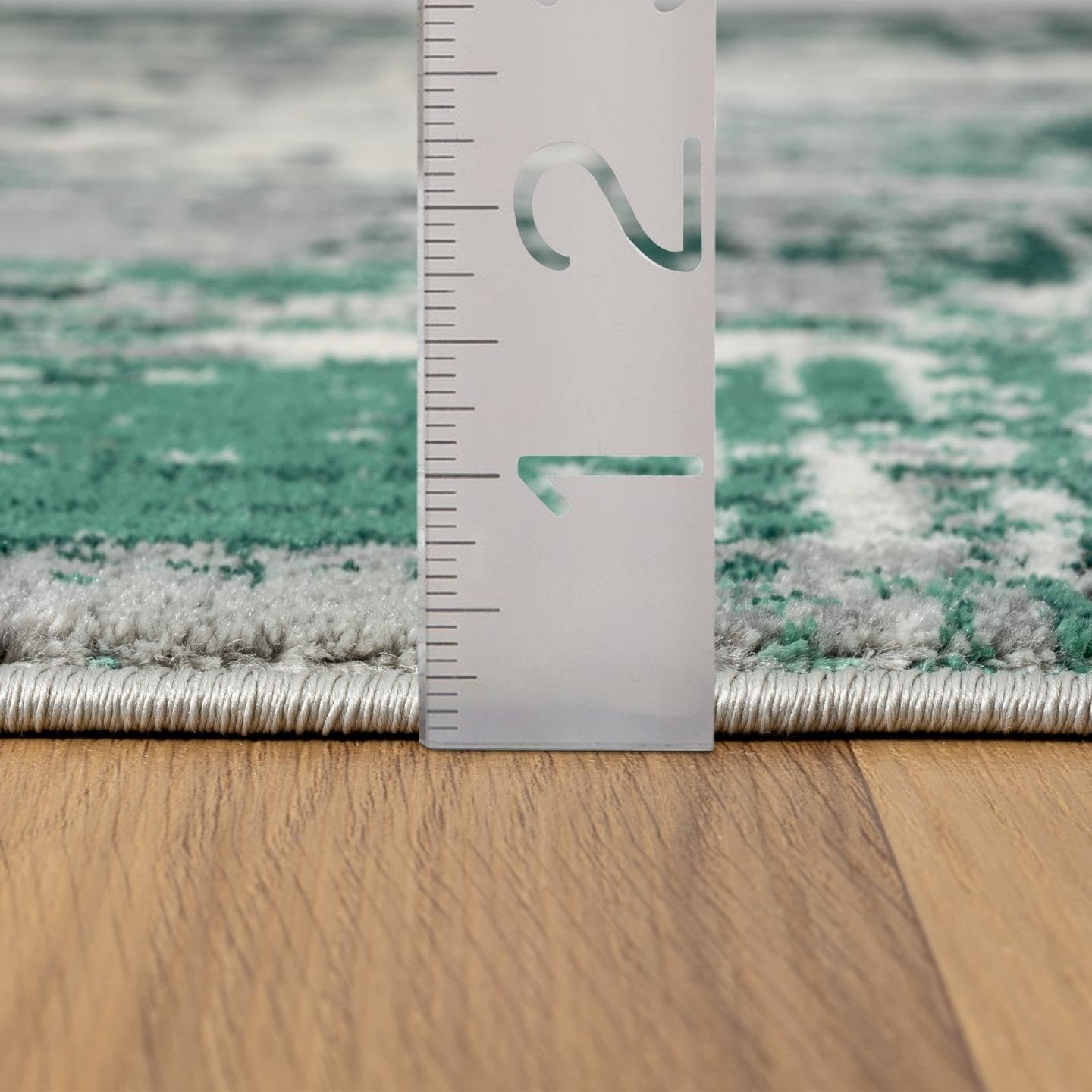 LUXE WEAVERS Abstract Distressed Green 4x5 Area Rug