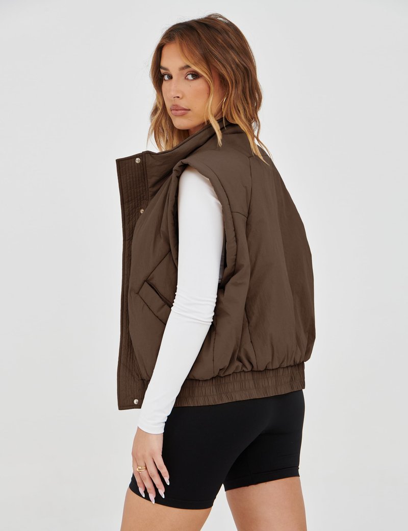 Lviefent Womens Puffer Vest Cropped Lightweight Button Down Quilted Vest Sleeveless Padded Gilet Coat with Pockets (Brown-XS)