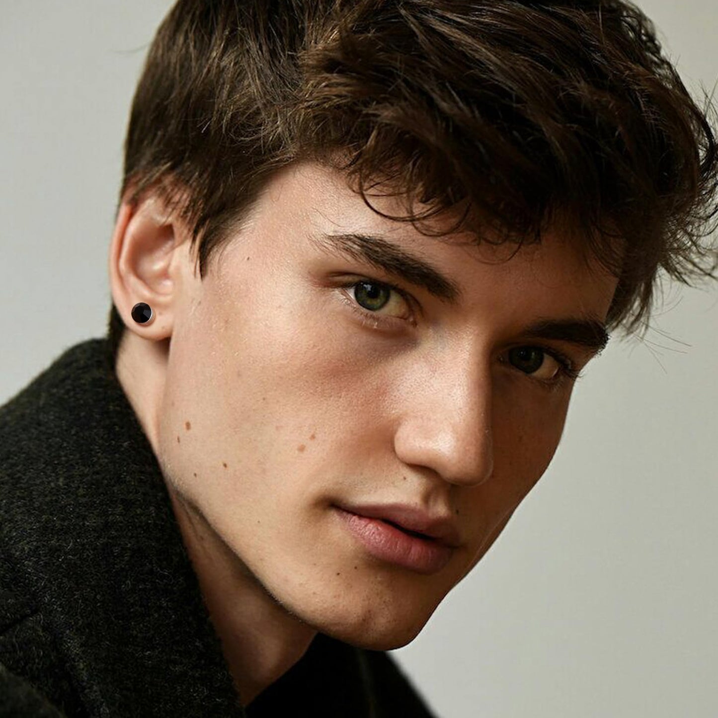 Finrezio 20 Pairs of 6 mm Magnetic Stud Earrings for Women Magnetic Earrings Colourful Crystal Non-Pierced Earrings Without Pierced Earrings, Crystal, 0