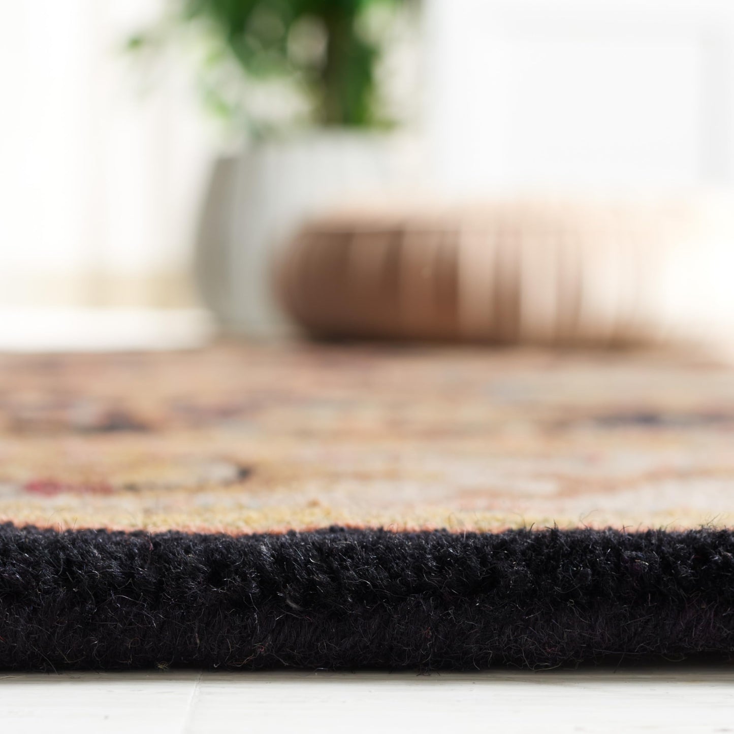 SAFAVIEH Heritage Collection Area Rug - 9'6" x 13'6", Black & Beige, Handmade Traditional Oriental Wool, Ideal for High Traffic Areas in Living Room, Bedroom (HG628B)