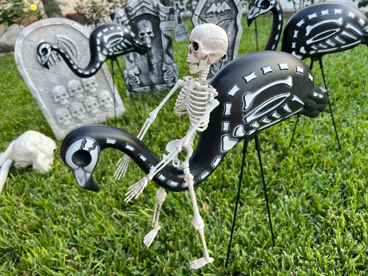 GIFTEXPRESS 2-Pack Halloween Black Flamingo Skeleton, Zombie Flamingos, Skull Flamingo with Stakes for Halloween Lawn Ornaments, Spooky Graveyard Decorations