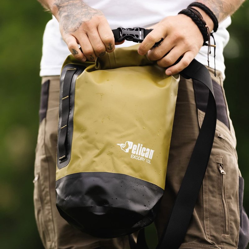 Pelican ExoDry 20L Medium Drybag - Waterproof - Shoulder Straps - Thick & Lightweight - Roll Top Dry Compression - Keeps Gear Dry for Kayaking, Rafting, Hiking and Fishing - Black