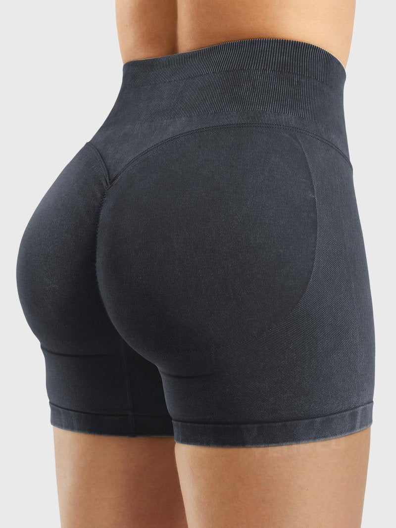 YEOREO Women's Workout Gym Shorts 4.5" Colinne Butt Lifting Hidden Scrunch Seamless Impact Booty Biker Shorts Black