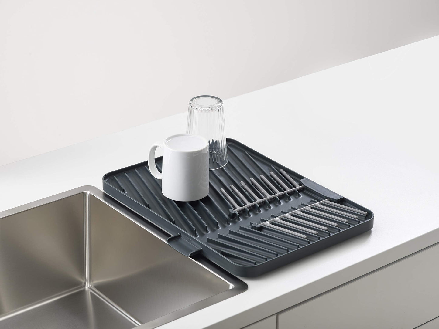 Joseph Joseph Flip-up Adjustable draining board - Grey