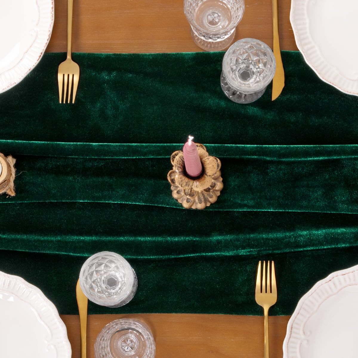 Socomi Green Velvet Christmas Table Runner Cloth Decor 20 x 120 Inches 10ft Fabric Emerald Green Luxurious Thanksgiving Wedding Runner for New Year Bridal Shower