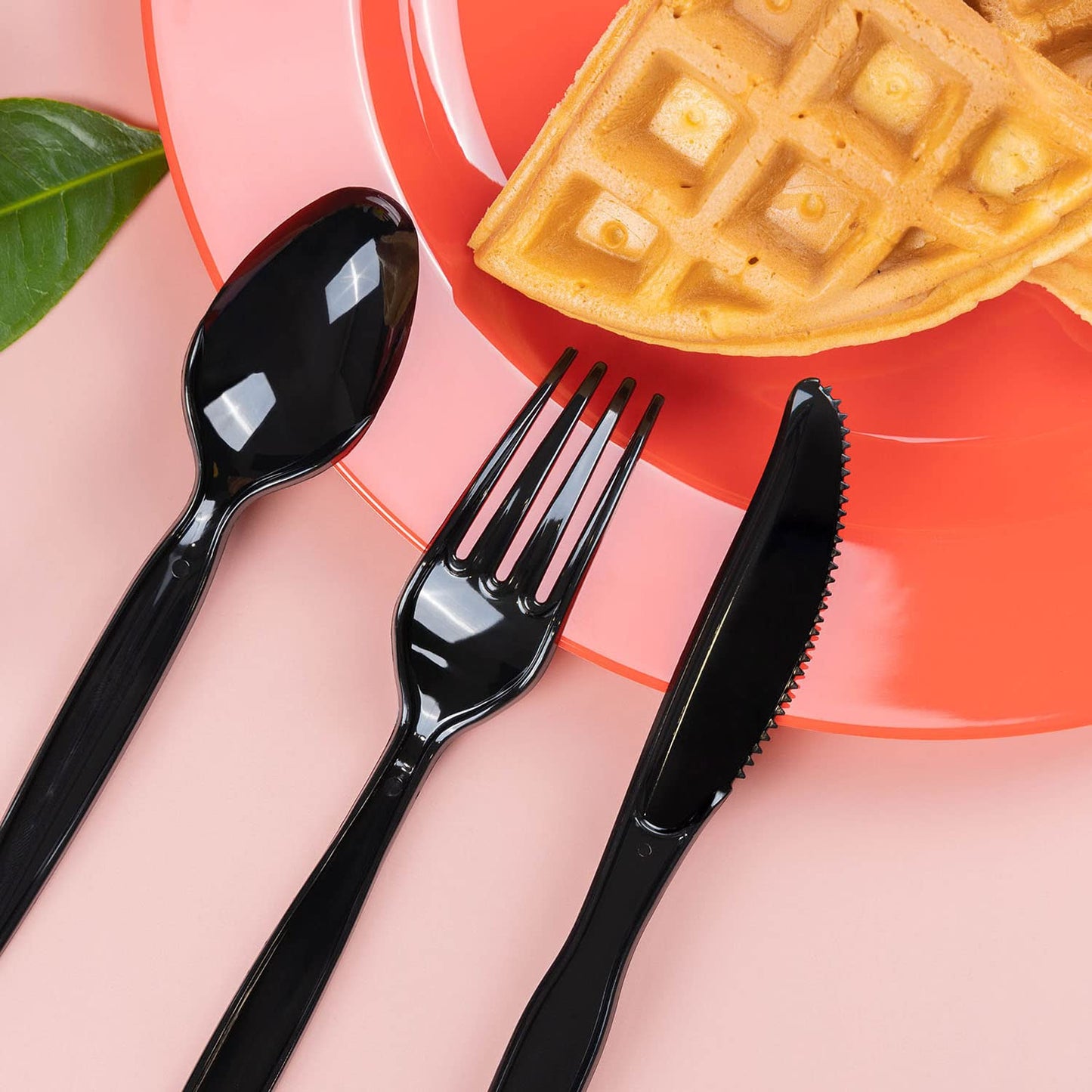 POSATE Heavyweight Plastic Spoons, Black, Pack of 100, Disposable Utensils for Party Supply