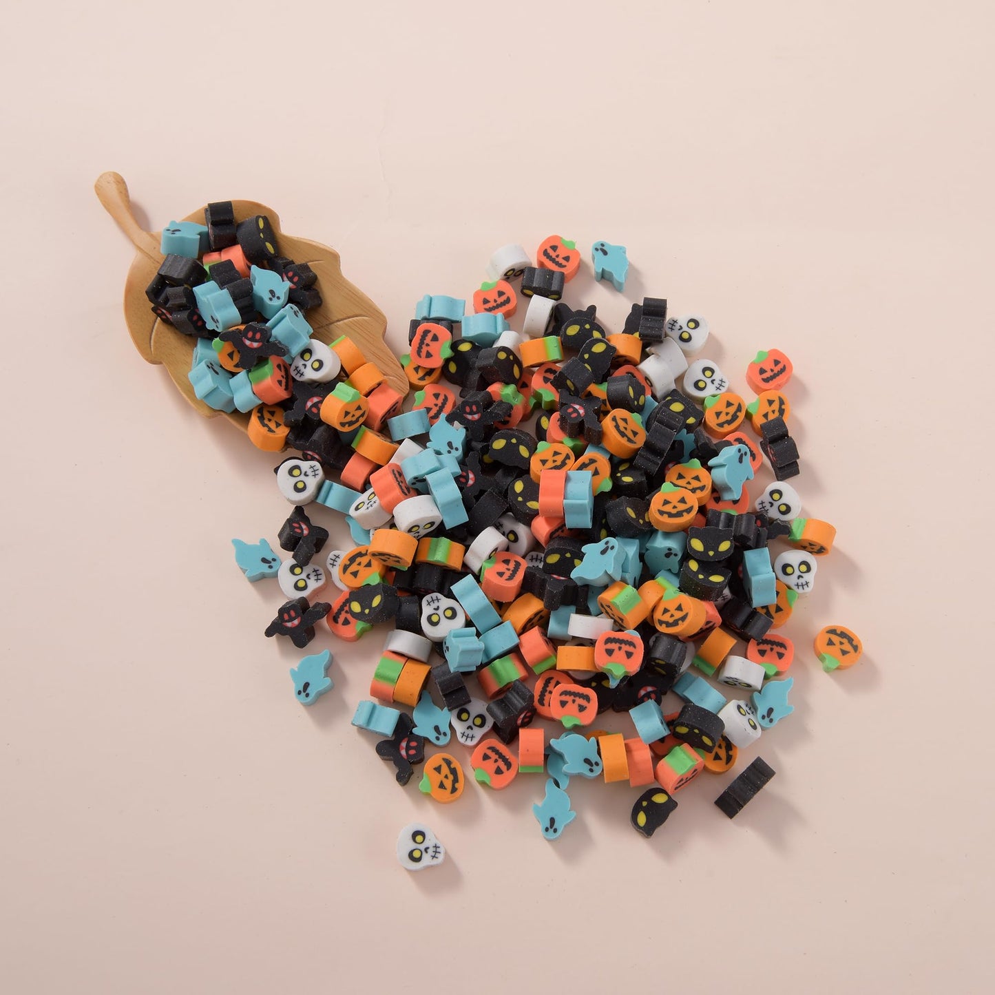 400PCS Mini Fun Erasers for Kids Bulk,Cute Assorted Novelty Pencil Erasers Desk Pets for Kids Party Favors School Student Prizes Gift (400Halloween)