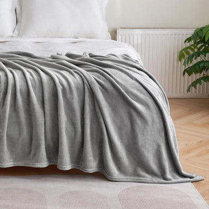 MIULEE Flannel Fleece Throw Blanket Soft Fluffy Solid Color Comfortable Plush Warm and Cozy for Bed Sofa Bedroom Travel/Single Silver Grey 51x60 Inch 130x150cm