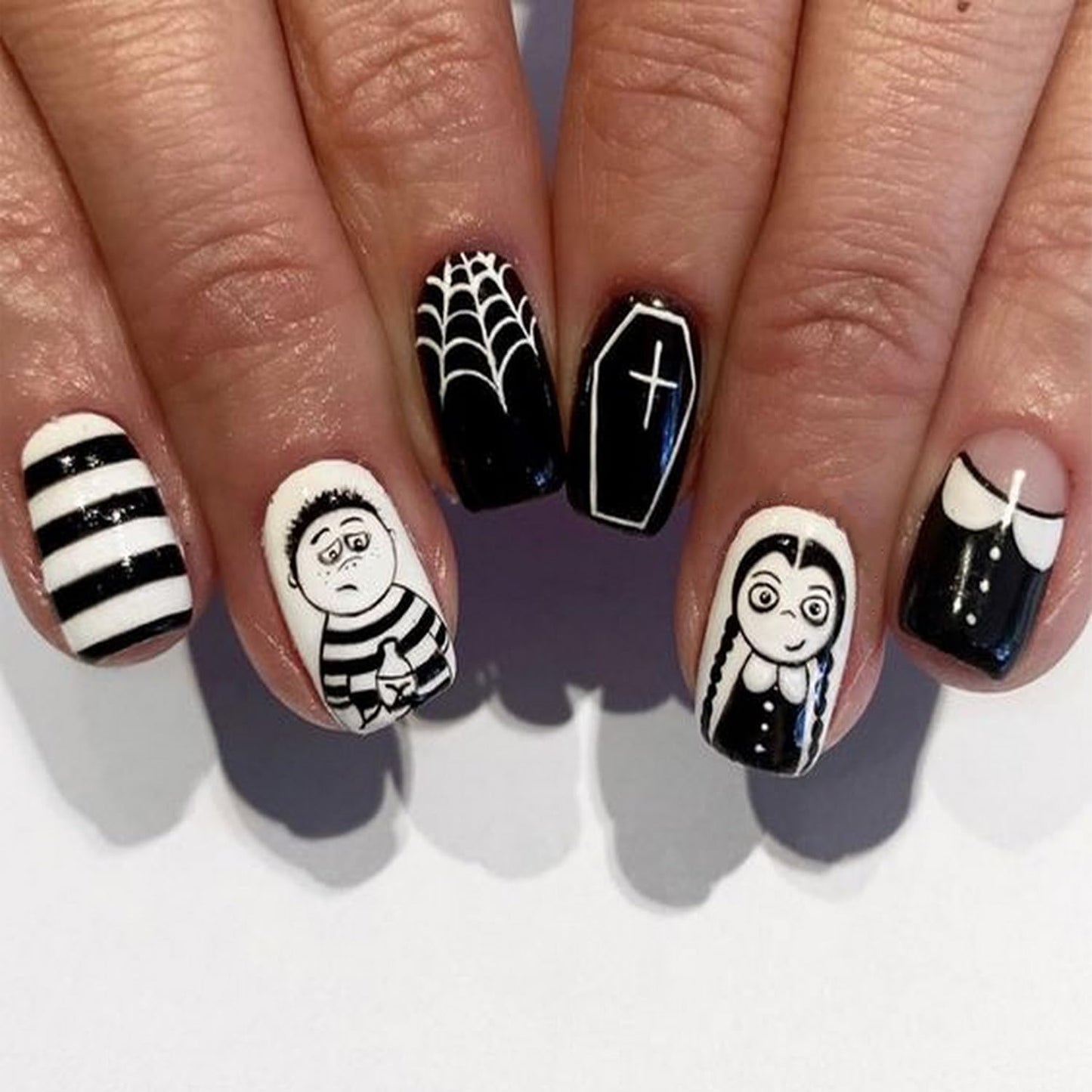 Halloween Horror Press on Nails Glossy Fake Nails Black White Stripe Spider Web Halloween Nail Art Designs Square Short False Nails Reusable Artificial Nails Full Cover Glue on Nails for Women 24 Pcs