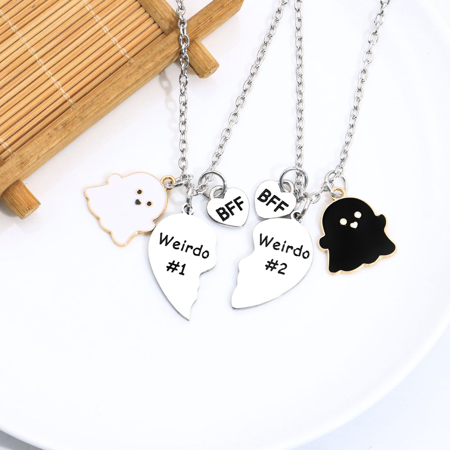 Halloween Friendship Gifts, Weirdo 1 Weirdo 2 "I hope we're BFF until we die. Then we stay ghost besties" 2psc Set Split Heart Pendant Necklaces Halloween BFF Gift for Best Friend (Ghost Friend)