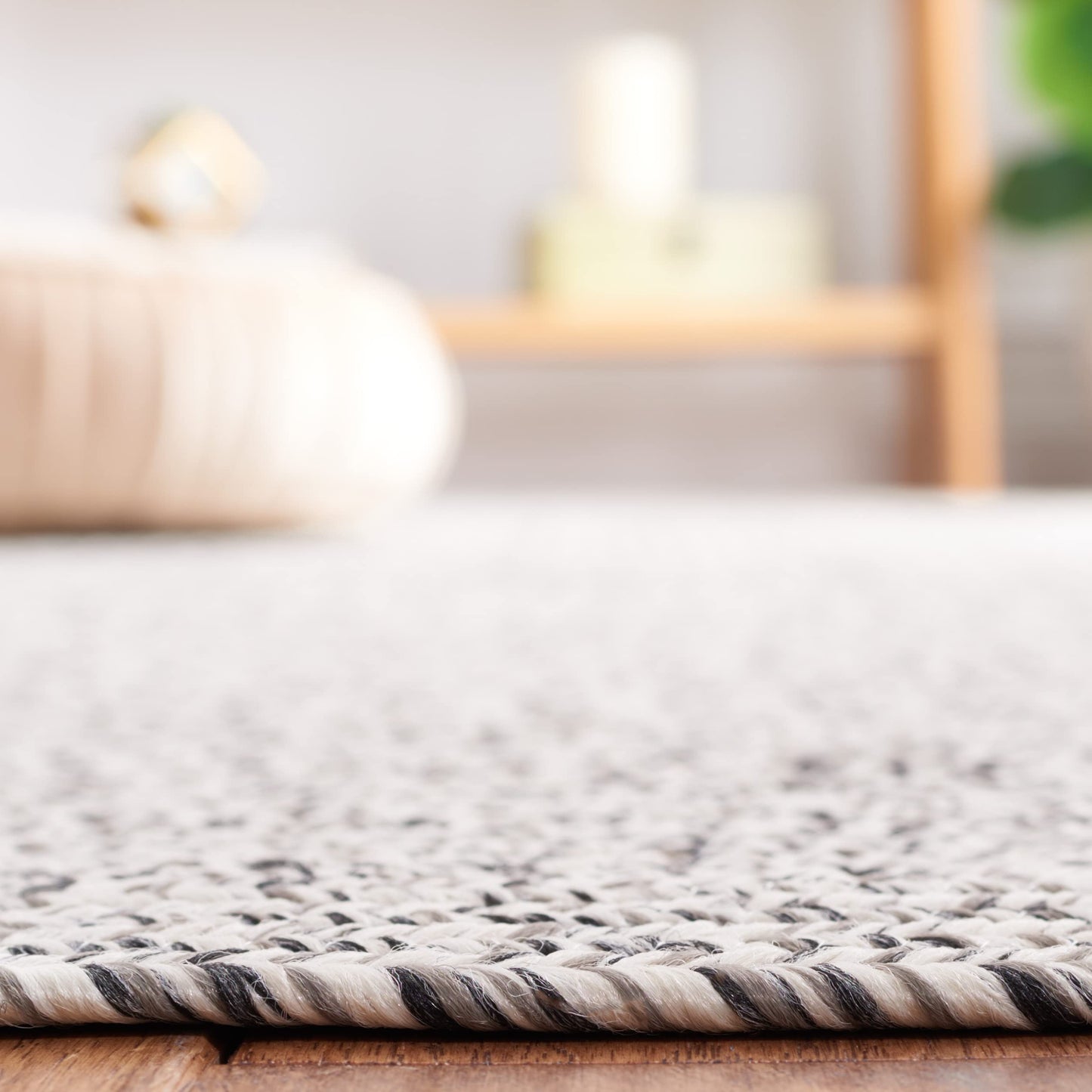 SAFAVIEH Washable Rug Outdoor Braided Collection - 5' x 8', Grey & Ivory, Handmade & Reversible, Non-Shedding & Easy to Clean, Ideal for Patio, Backyard, Mudroom (BRA201F)