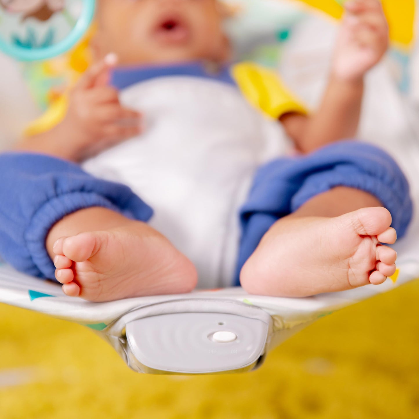 Bright Starts Baby Bouncer Soothing Vibrations Infant Seat - Removable -Toy Bar, Nonslip Feet, 0-6 Months Up to 20 lbs (Safari Fun)