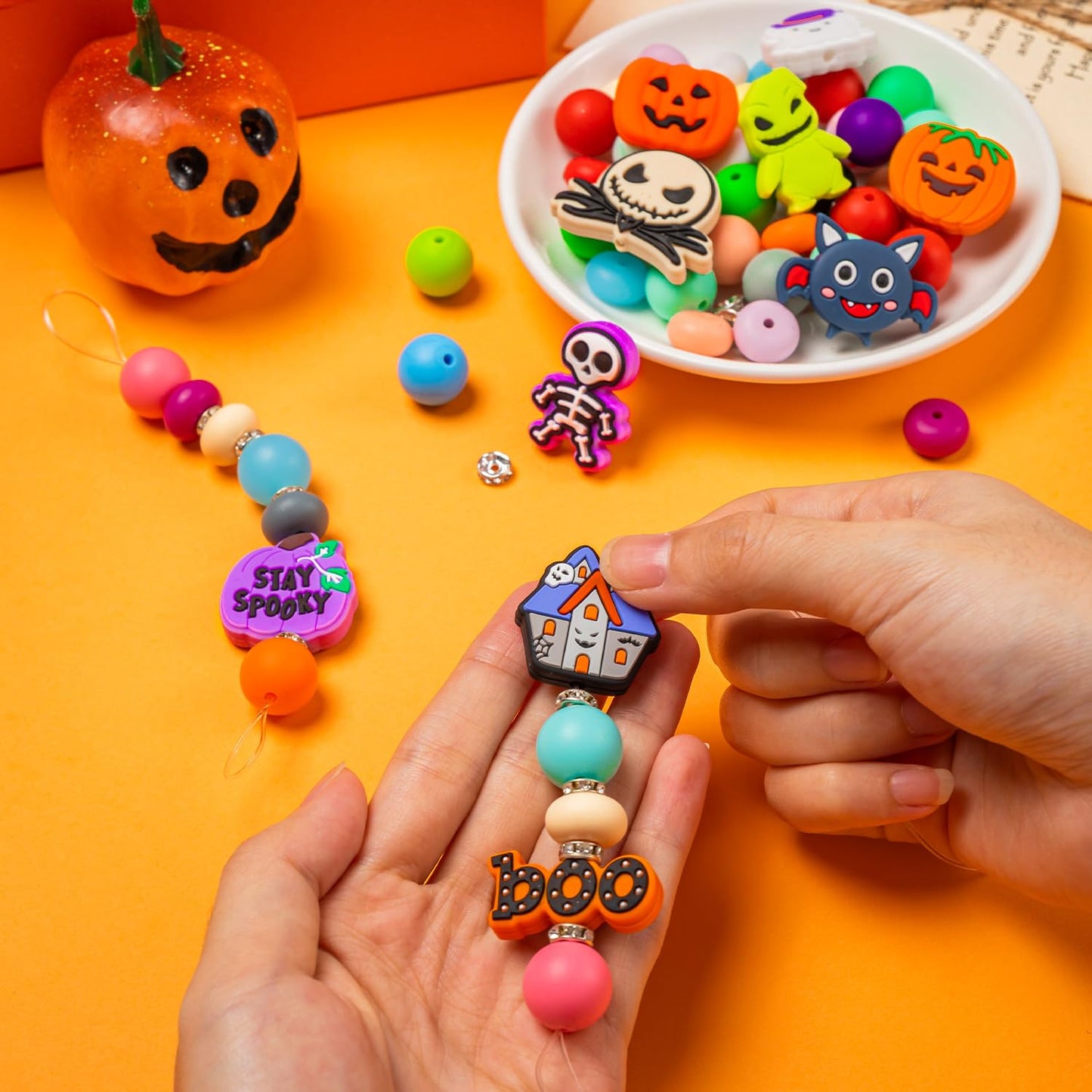FFNIU 15Pcs Halloween Silicone Beads for Pen, Pumpkin Ghost Focal Beads for Making Keychain Necklace Bracelet Handmade Crafts