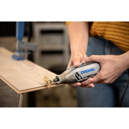 Dremel SC544 SpeedClic Wood Cutting Wheel, Carbide Cutting Disc Rotary Multi Tool Cuts In Wood, Laminates, Chipboard, Plywood, Fibreboard, 38 Mm