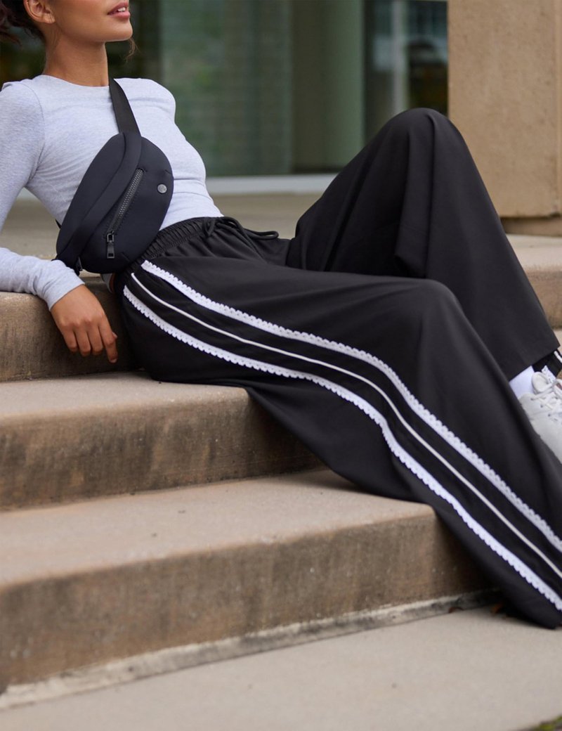Yeokou Women's Wide Leg Sweatpants Side Stripe Crochet Slip on Drawstring Casual Running Track Palazzo Pants with Pockets