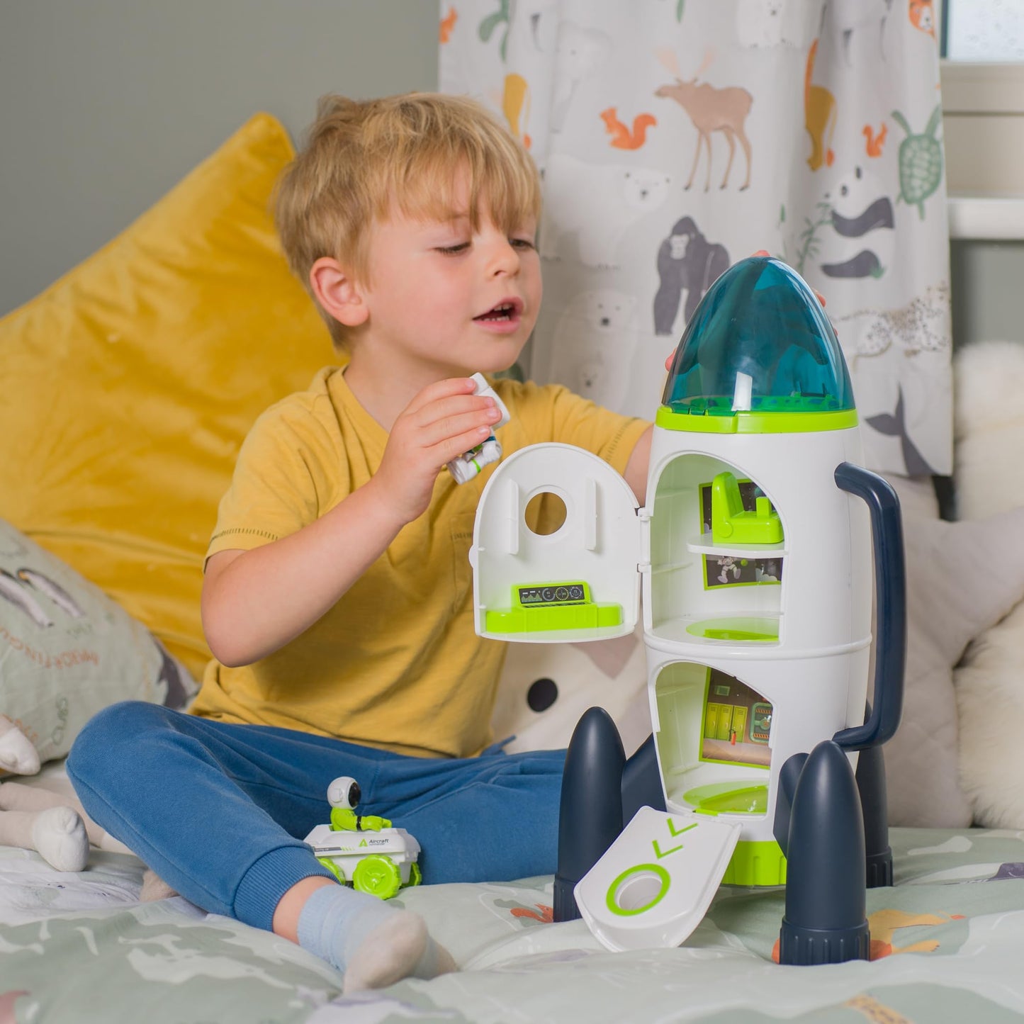 Science Kidz Space Rocket Set - Space Toys For Children Age 3, 4, 5 Year Olds - 42cm Spaceship Rocket With Lights & Sounds, 2 Astronauts, Rover Car & Batteries Included - Outer Space Toys For Kids