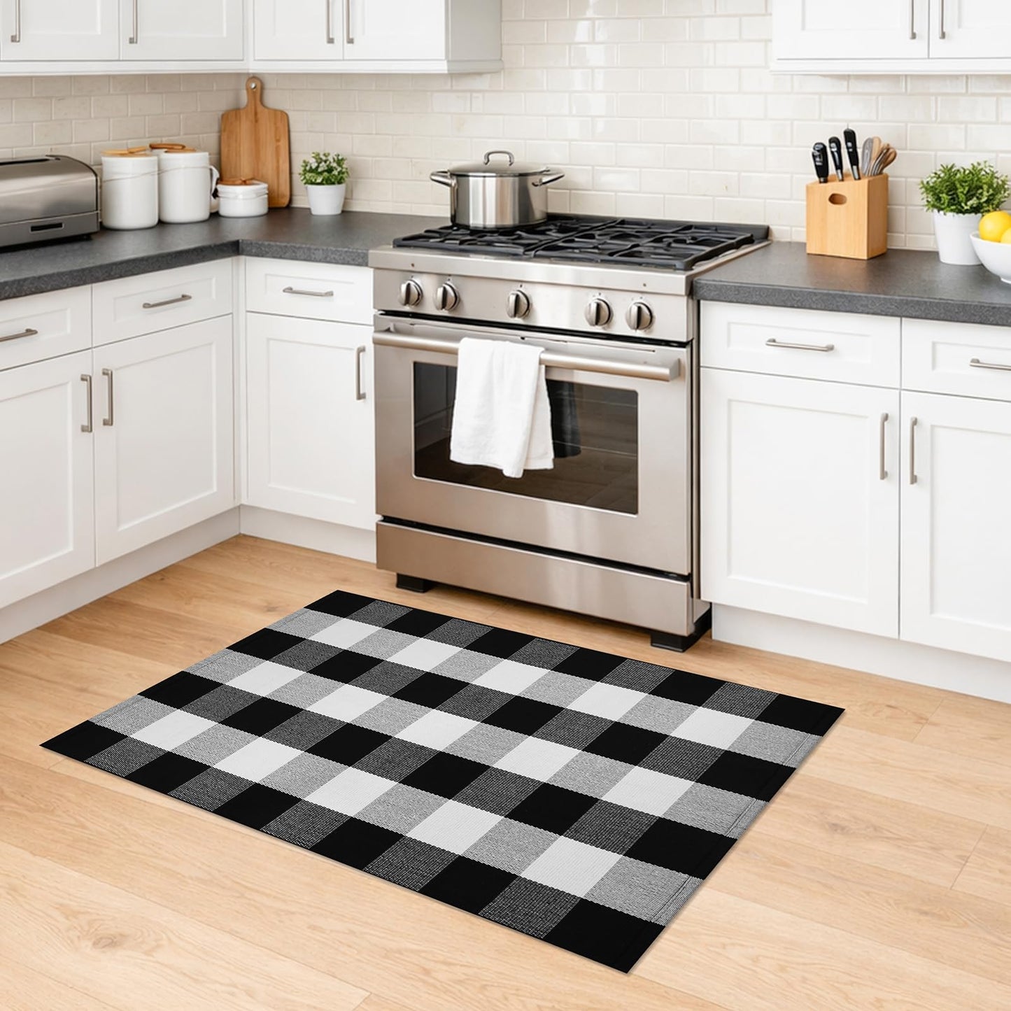 KILOCOCO Buffalo Plaid Checkered Rug - Black and White Cotton Washable Front Door Rugs Door Mat Outdoor Layered Doormats for Front Porch/Farmhouse/Entryway, 27.5x43 Inches