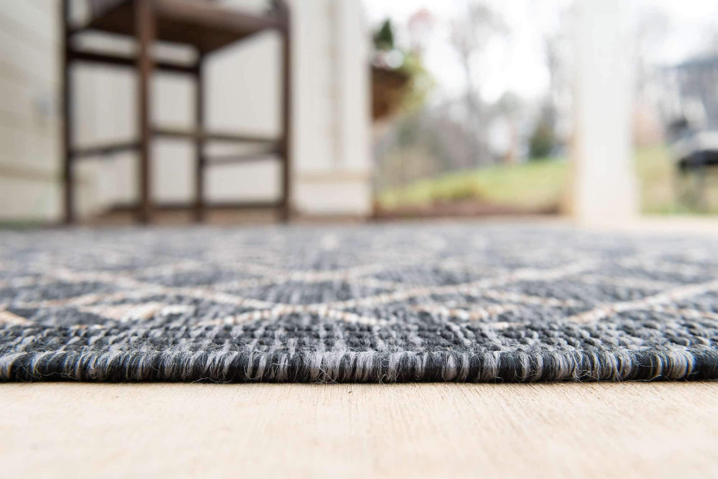 Unique Loom Outdoor Trellis Collection Area Rug - Tribal Trellis (6' 1" x 9' Rectangle, Charcoal Gray/ Natural)