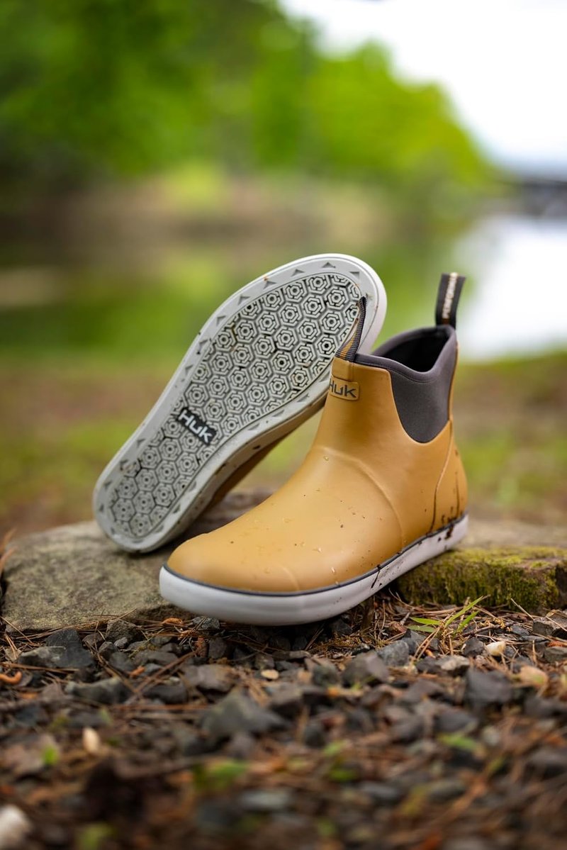 HUK Men's Rogue Wave Fishing Shoes - High-Performance Deck Boots for Comfort & Durability