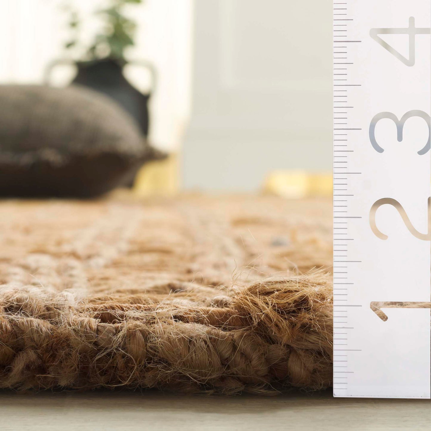 SAFAVIEH Natural Fiber Collection Area Rug - 4' x 6', Natural, Handmade Jute, Ideal for Living Room, Bedroom, Home Office, Dining Space (NF193A-4)