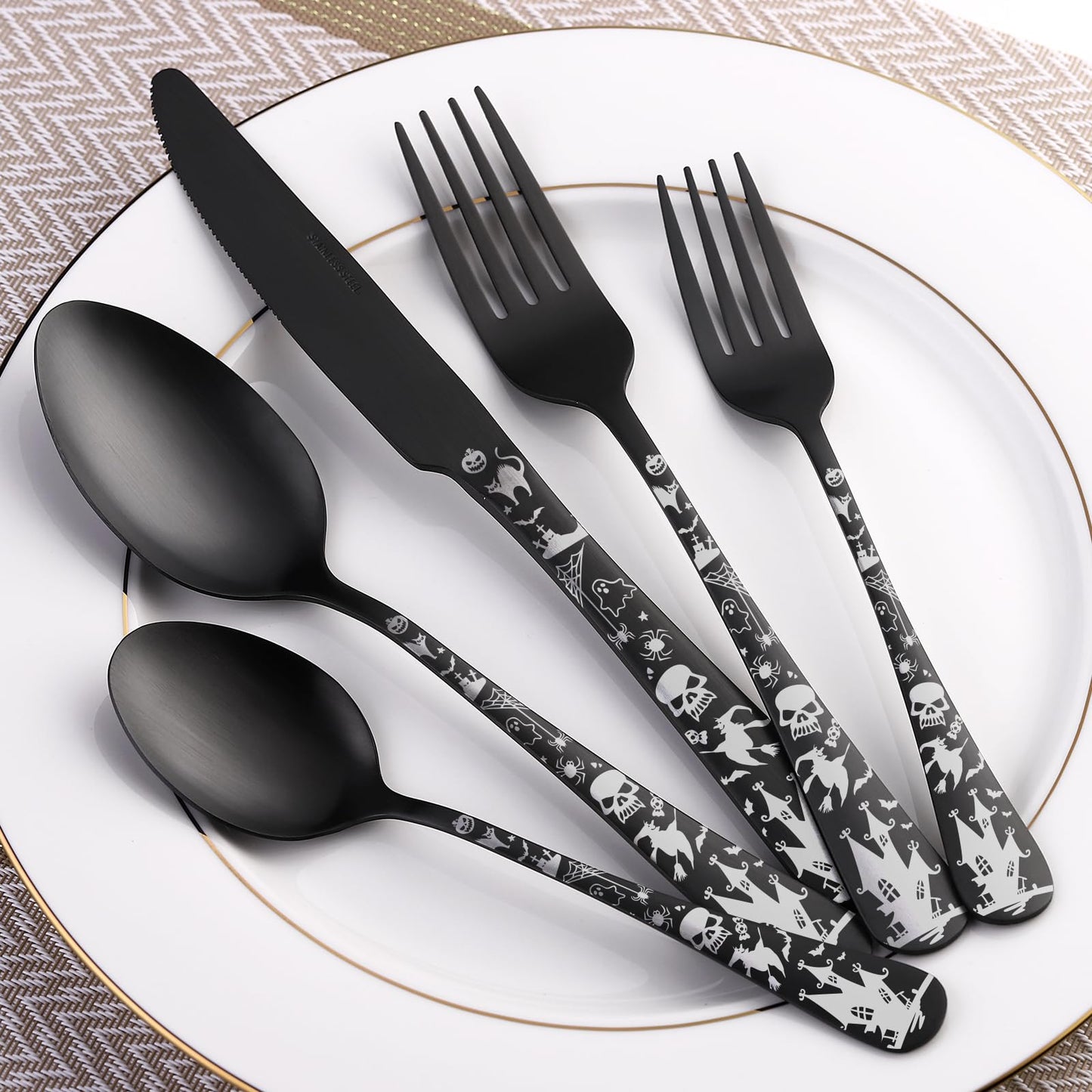 Skull Silverware Set SANLUNS 40 Piece Matte Black Unique Flatware Set for 8,Stainless Steel Fine Dining Utensils Spoons,Forks,Knife Pattern Tableware Durable Cutlery Halloween Home Kitchen,Dishwasher