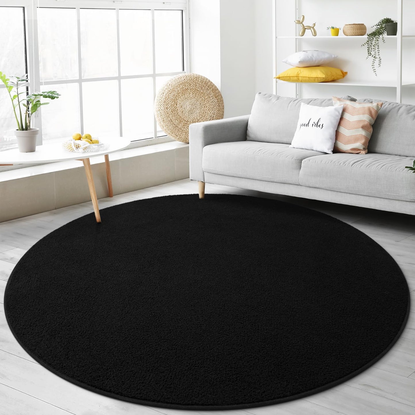 Gifeas Ultra Soft Round Area Rugs for Living Room Bedroom, 4x4 Feet Black Thickened Memory Foam Modern Indoor Circle Carpets, Non-Slip Comfy Circular Rug for Boys Girls Nursery Room Home Decor