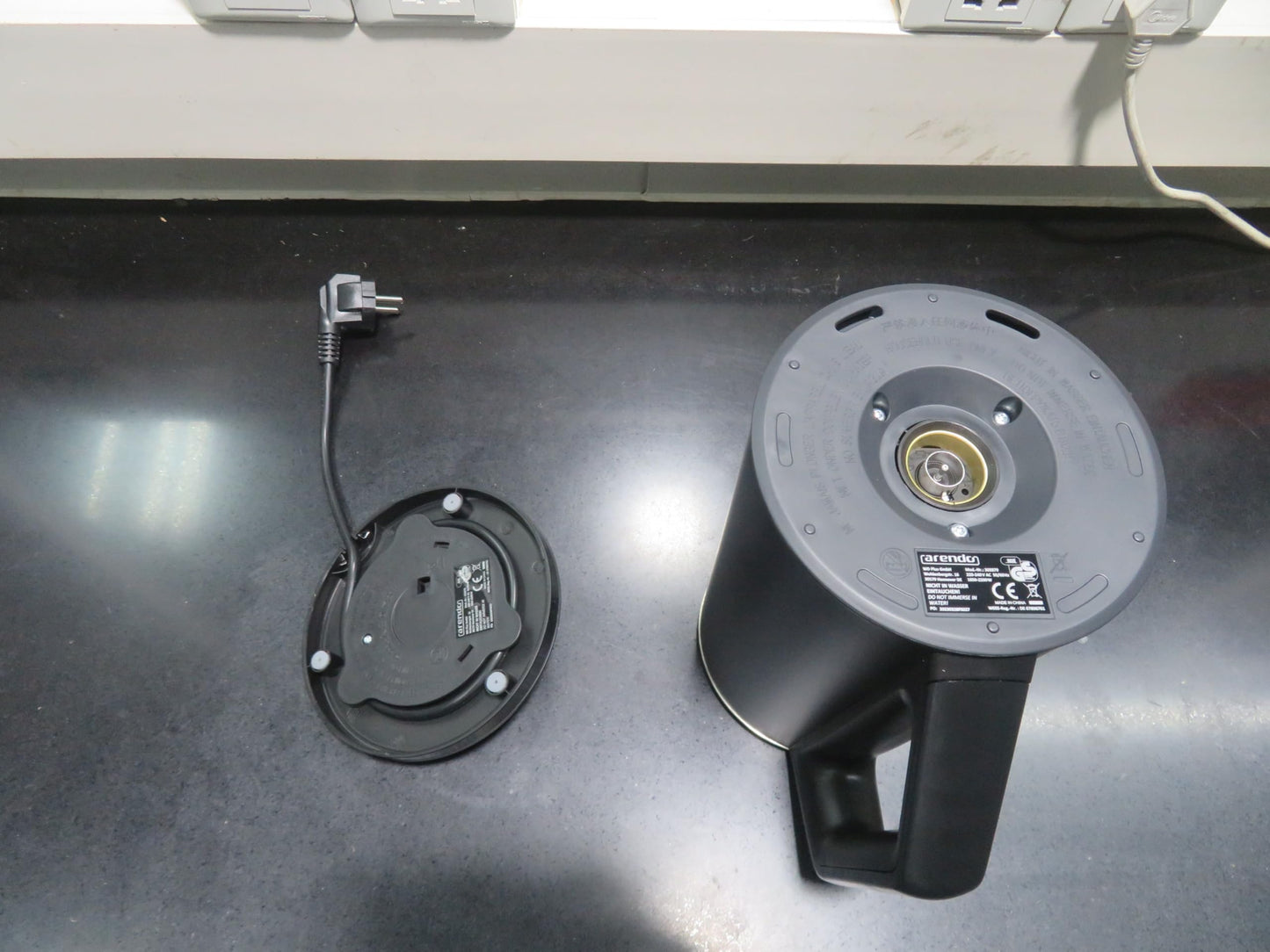 Arendo - Stainless Steel Kettle with Temperature Setting 40-100 Degrees in 5 Steps - Double Wall Design - Elegant Model - 1.5 Litre - 2200 W - Tea Maker with Temperature Display - GS - Black