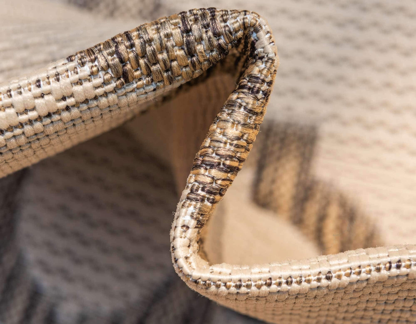 Unique Loom Outdoor Trellis Collection Area Rug - Raised Trellis (3' 3" x 5' 3" Rectangle, Beige/ Brown)