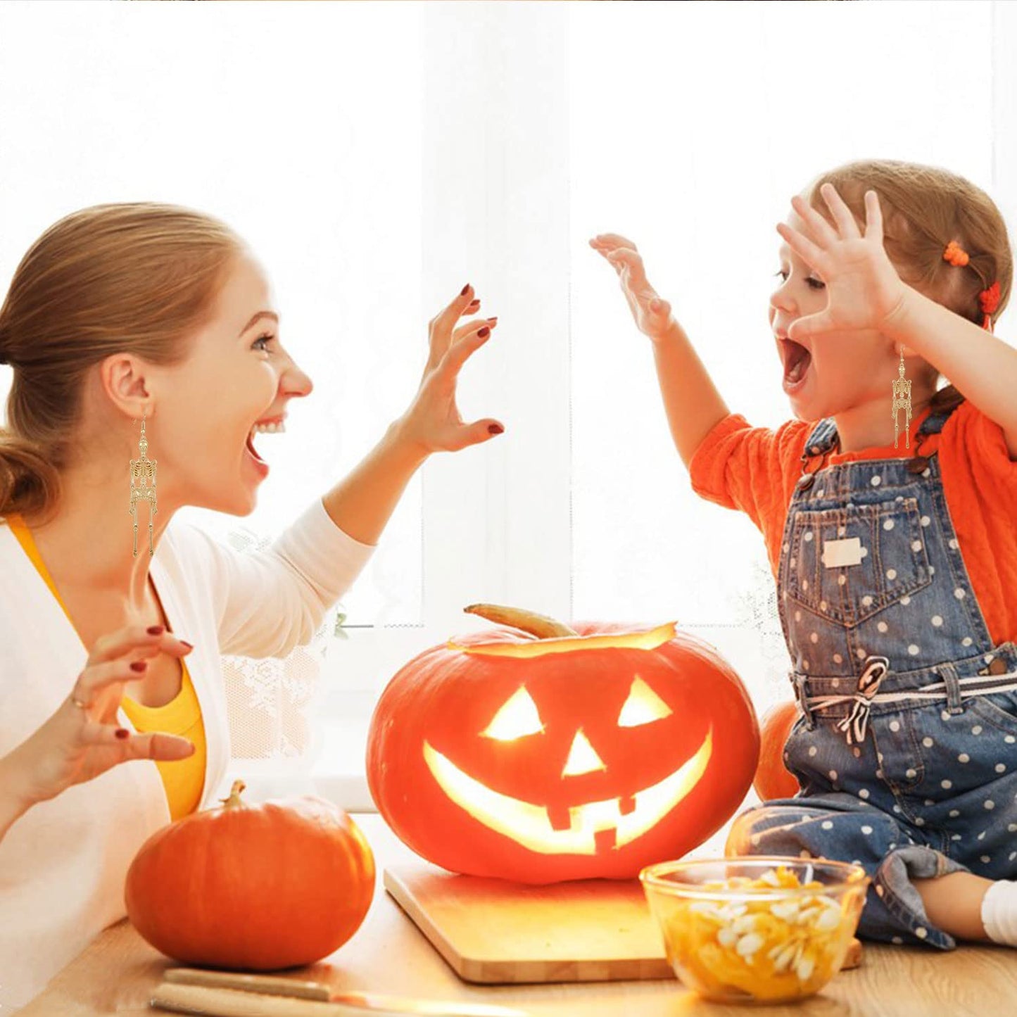 CEALXHENY Halloween Earrings Skull Skeleton Earrings for Women Halloween Party Outfits Jewelry Accessories Gifts (Gold)