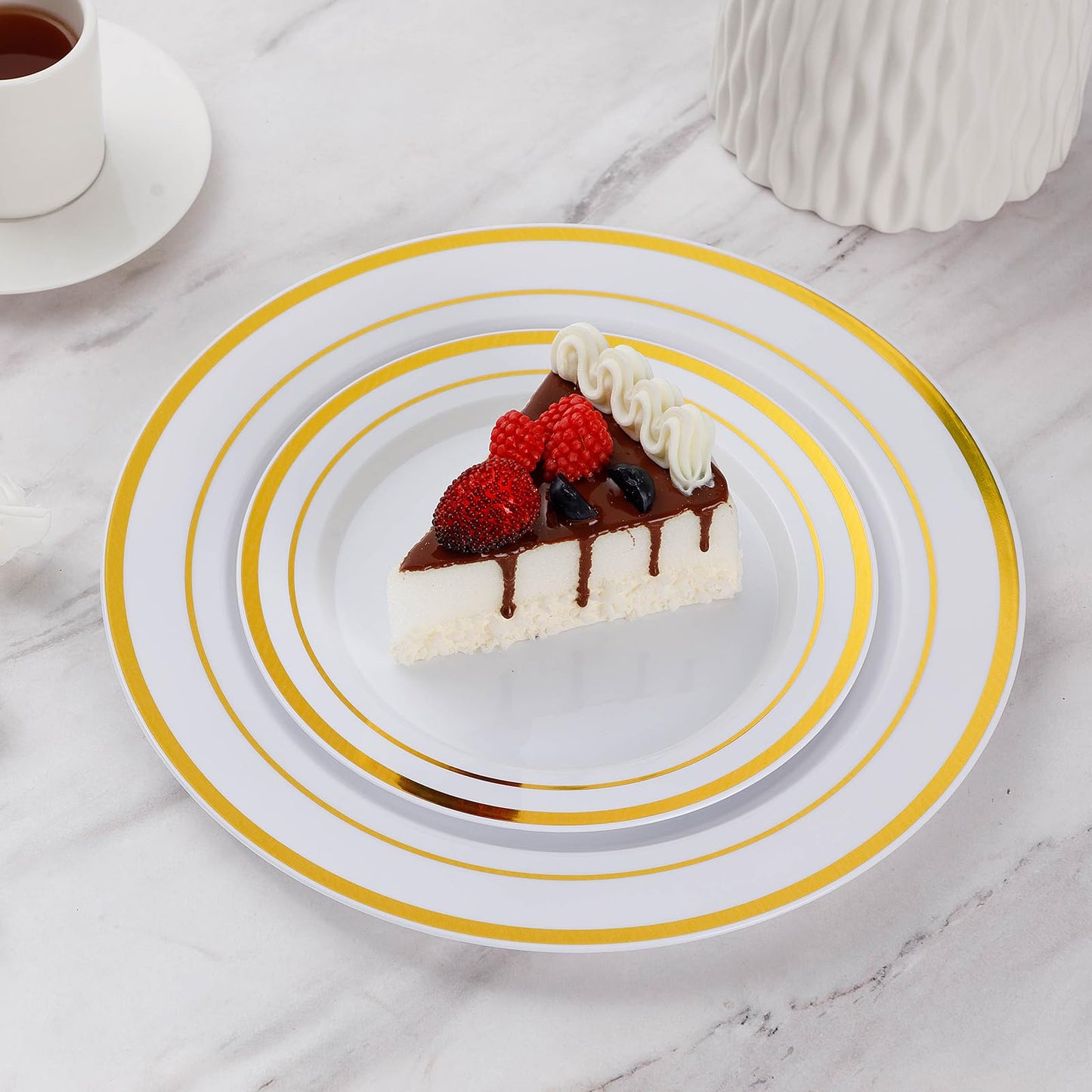 Goodluck 200PCS Gold Plastic Plates, Heavy Duty Disposable Gold Plates with 100 10.25 inch Dinner Plates and 100 7.5 inch Dessert Plates, Disposable Plates for Party, Holiday, Wedding, Thanksgiving