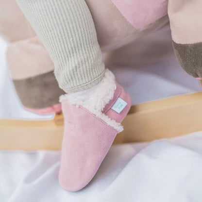 Dotty Fish Baby & Kids Suede Barefoot Slippers – Boys & Girls, 5 Styles, Non-Slip Soft Soles, Warm Fleece-Lined House Shoes, Elasticated Ankles, Podiatry Approved – Pale Pink 12-18 Months