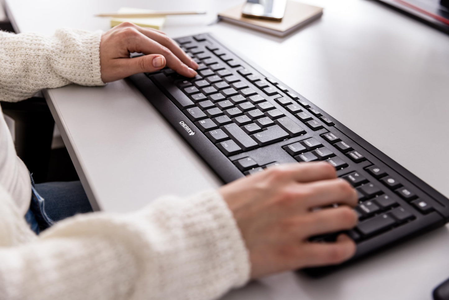 CHERRY STREAM KEYBOARD WIRELESS, Cordless Keyboard, UK Layout (QWERTY), 2.4 GHz RF, Quiet Keys, Flat Design, Battery-Operated, Black