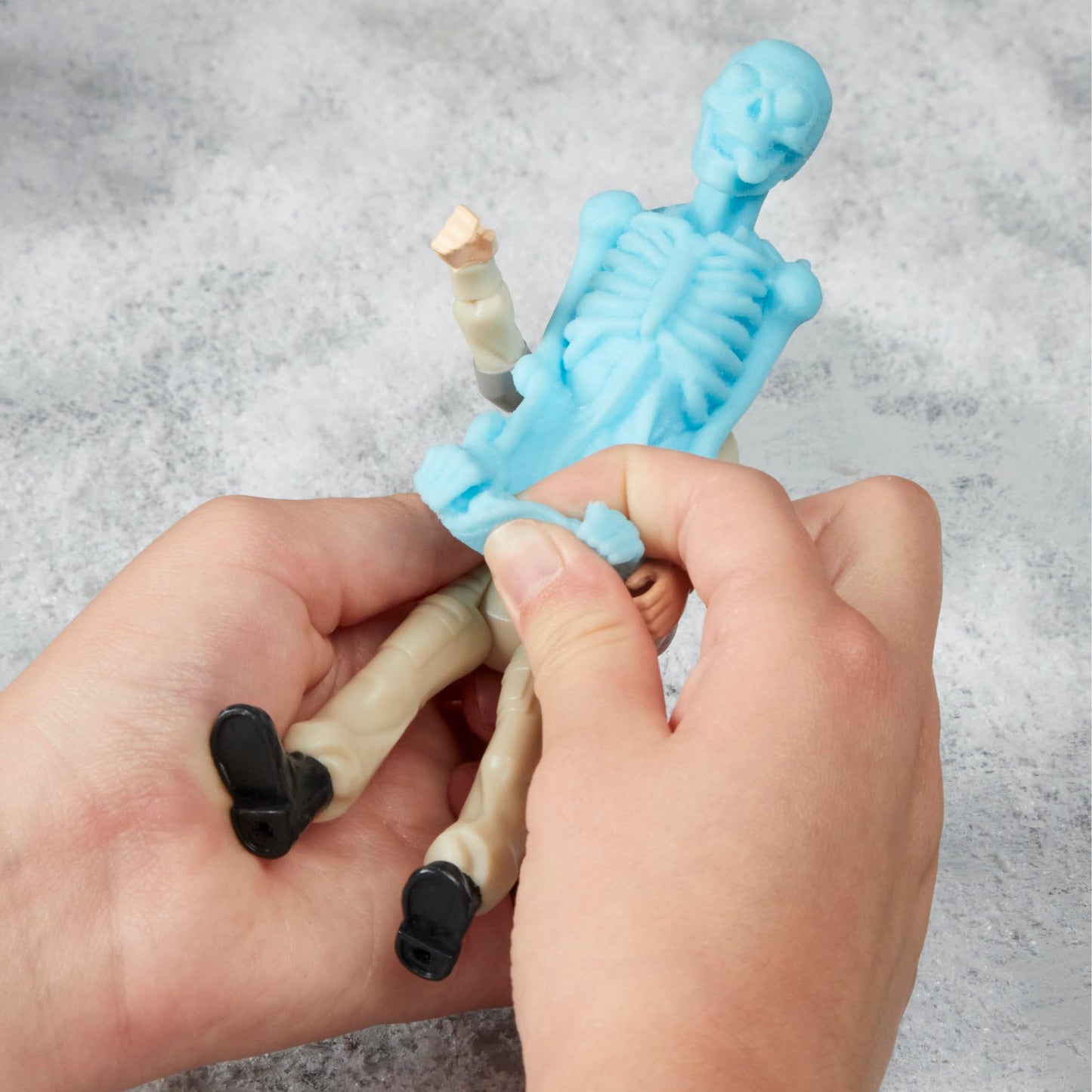 Ghostbusters Fright Features Phoebe Spengler Action Figure with Ecto-Stretch Tech Bonesy Ghost Toy Accessory, Toys for Kids Ages 4+