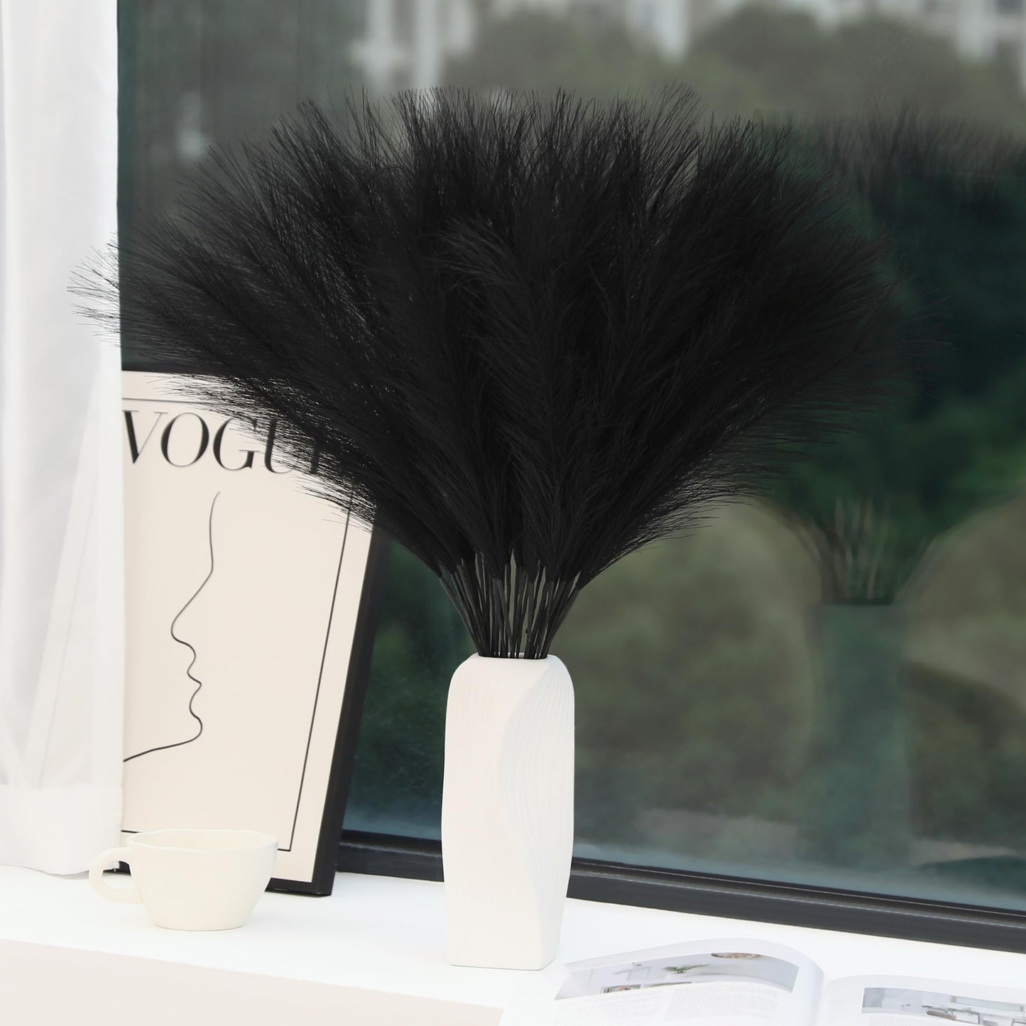 Wertuirk 30pcs Black Pampas Grass - 24 Inch Faux Pampas Grass Decor, Short Artificial Pampas Grass for Gothic Room Decoration, Wedding, Party, Halloween and Home Decor(Black)