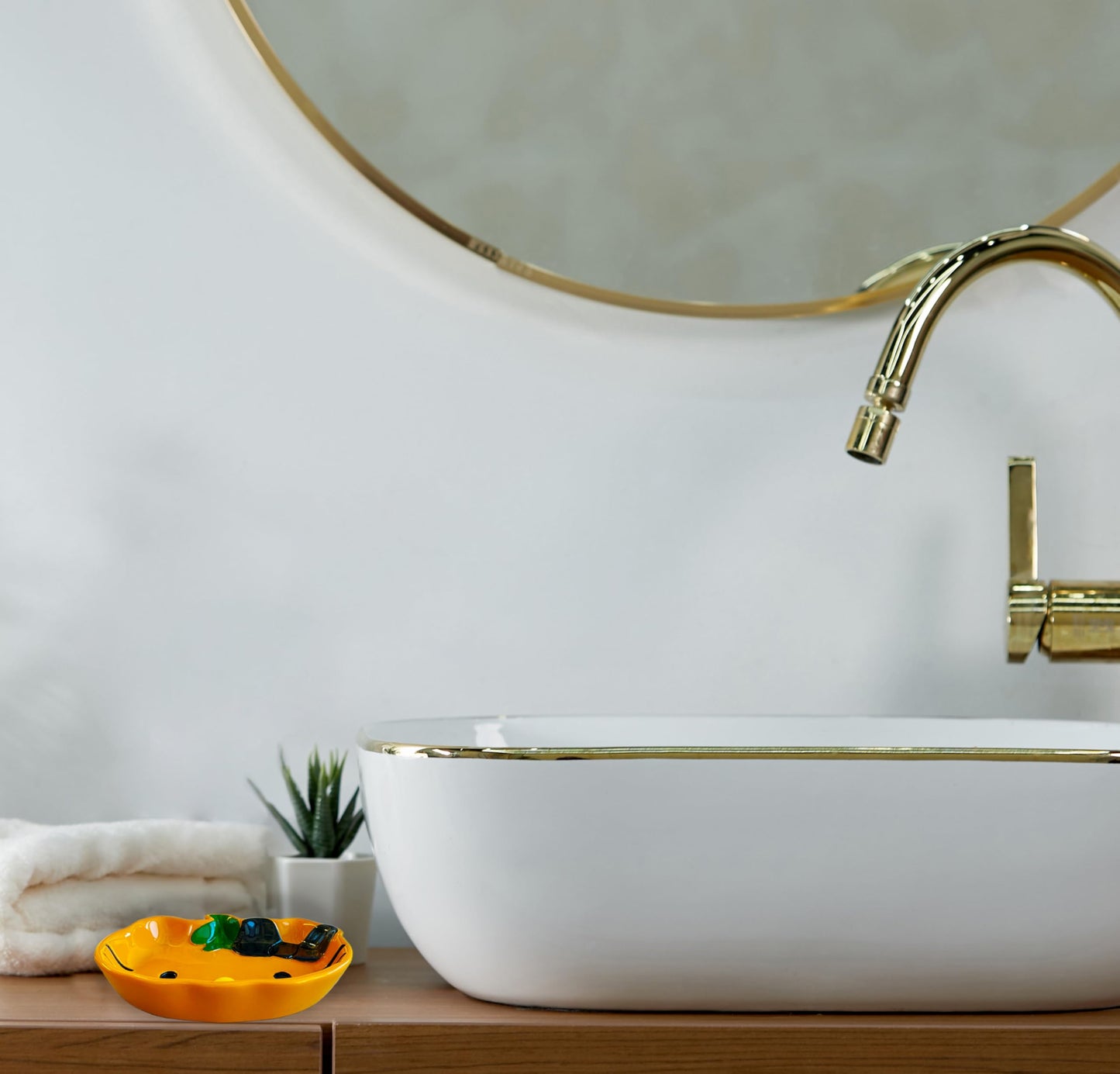 Jay Franco Hello Kitty Pumpkin Jack-O-Lantern Soap Dish - Autumn & Halloween Bathroom Décor Sponge Holder