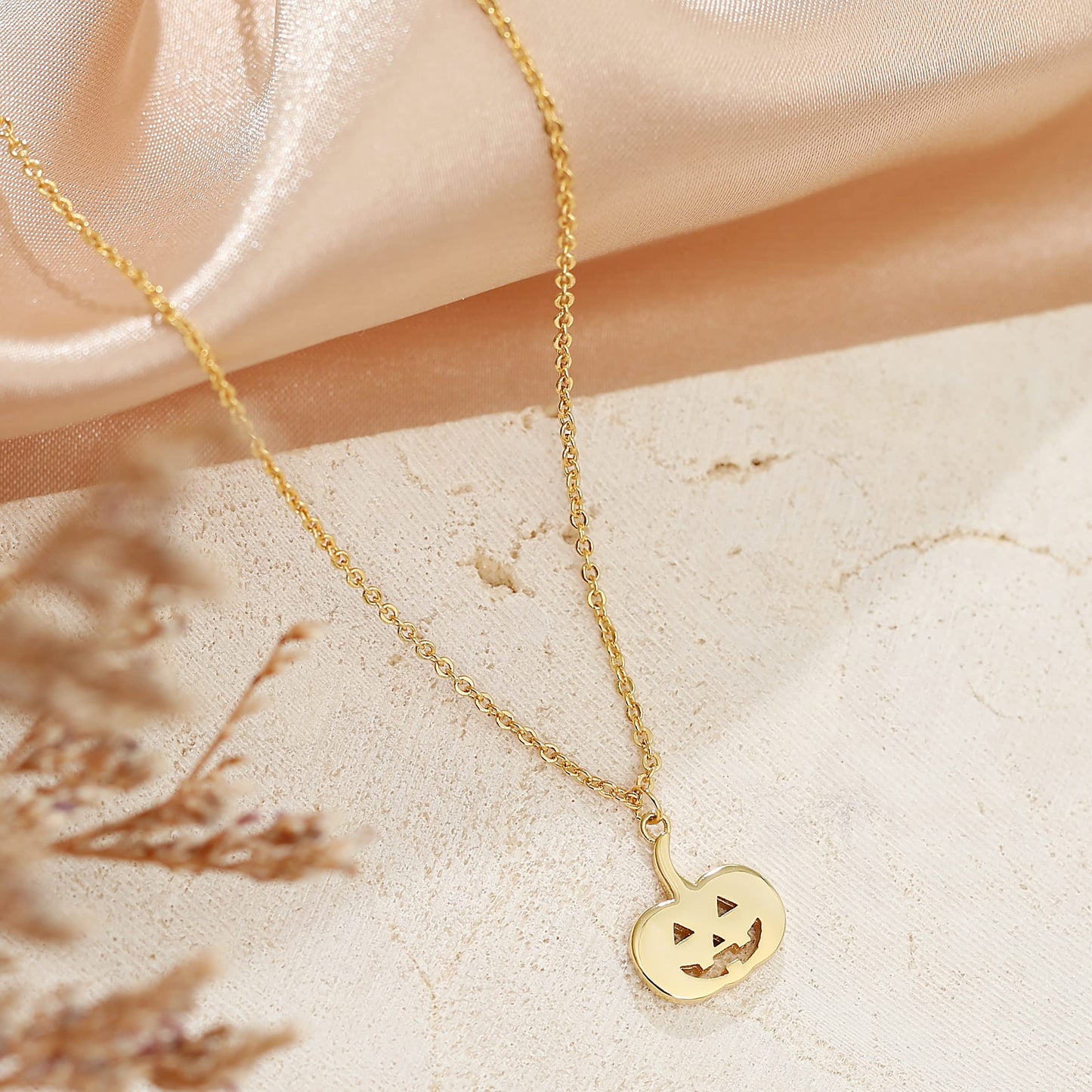 Pencros Dainty Pumpkin Necklace,18K Gold Plated Pumpkin Delicate Chain Minimalist Simple Halloween Jewelry Friend's Gift