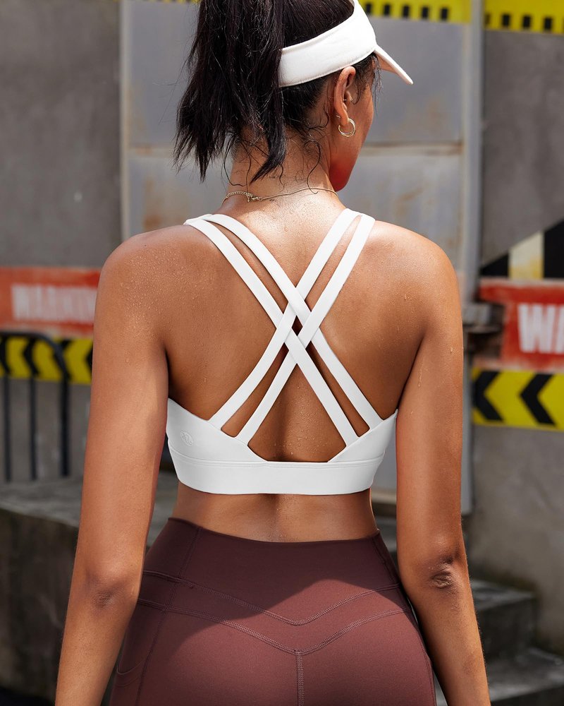RUNNING GIRL High Impact Sports Bras for Women - Scoop Neck Strappy Sports Bra High Support Moulded Cup Workout Bra(WX3022 White M)