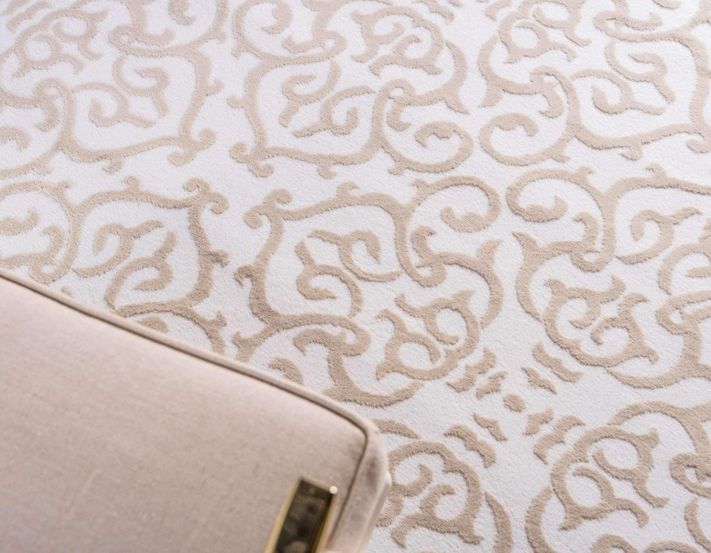 Unique Loom Rushmore Collection Area Rug - Johnson (7' 1" x 10' Rectangle, Snow White/ Beige)