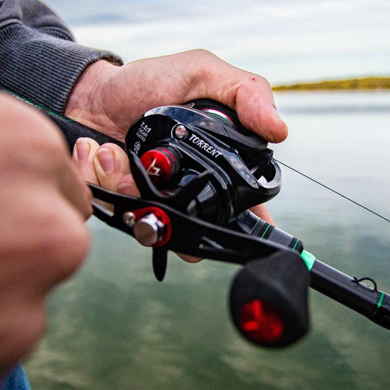 Piscifun Torrent 18LB 7.1:2 Baitcaster Right Handed Baitcasting Reel Carbon Fiber Drag Fishing Reel Tournament Baitcast Reels