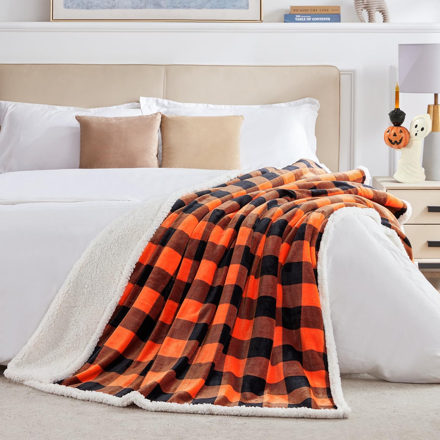 Touchat Halloween Blanket Twin Size 60" X 70"，Fall Autumn Harvest Sherpa Fuzzy Fluffy Soft Cozy Blankets, Fleece Flannel Plush Microfiber Throw for Couch Bed Sofa, Halloween Decor (Orange)