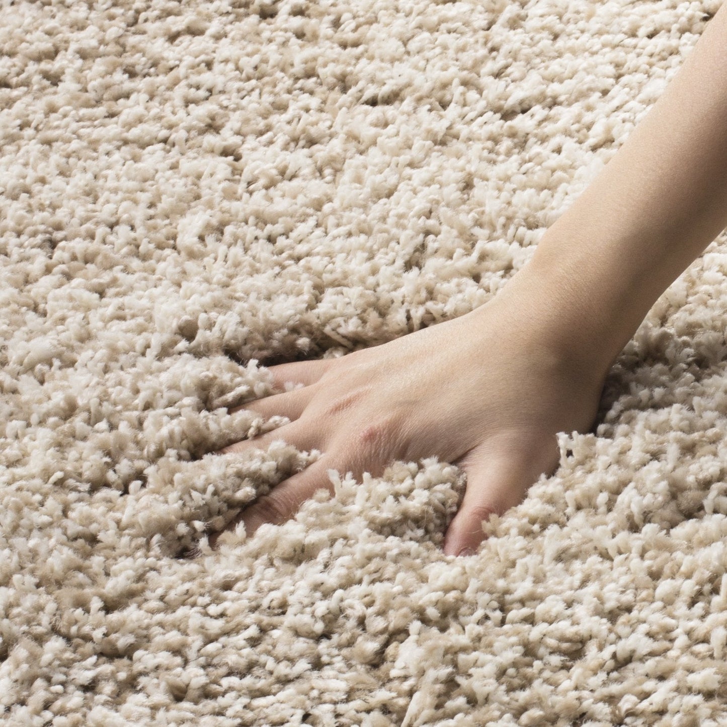 SAFAVIEH Area Rug 4x6 - California Shag Collection - Beige, Non-Shedding & Easy to Clean, Ultra Plush Thick Pile, Ideal for Living Room, Bedroom, Dining Space (SG151-1313)