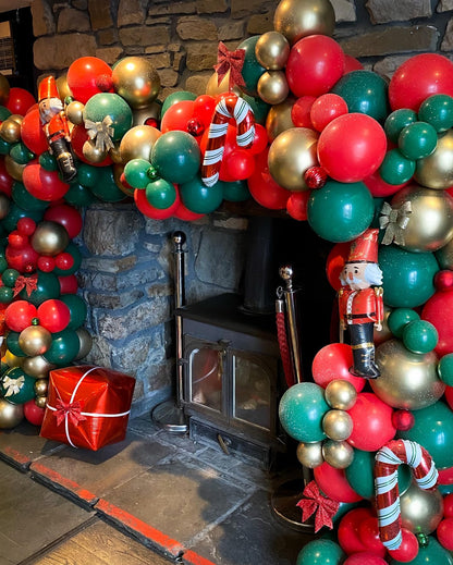 ADOINBY Christmas Balloon Arch Kit, 174Pcs Red Green Gold Latex Balloon with Candy Cane MERRY CHRISTMAS Letter Gift Box Red Candy Foil Balloon Garland Kit for Xmas Christmas Lollipop Party Decorations