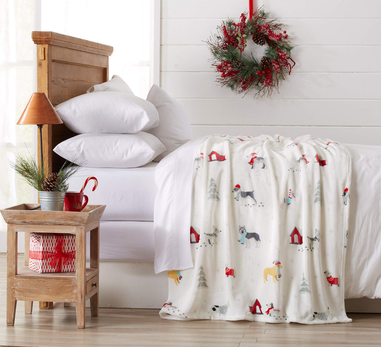 Great Bay Home Luxuriously Soft Velvet Plush, Full/Queen Holiday Throw Blanket | Christmas Throw for Sofa and Bed | Cozy and Warm Plush Throw Blanket | Holiday Blankets and Throws