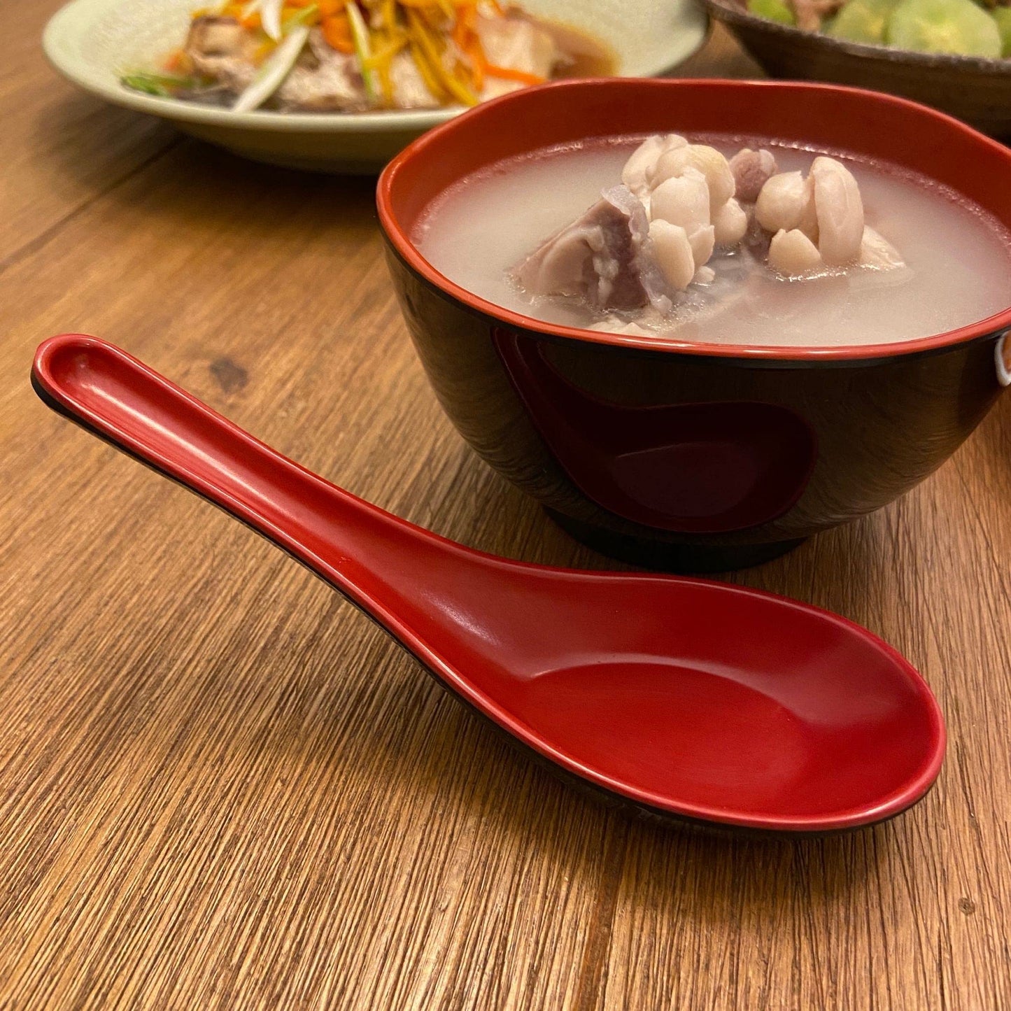 JapanBargain 2384, Set of 8 Soup Spoons Asian Japanese Chinese Wonton Soba Rice Pho Ramen Noodle Soup Spoons, Red/Black