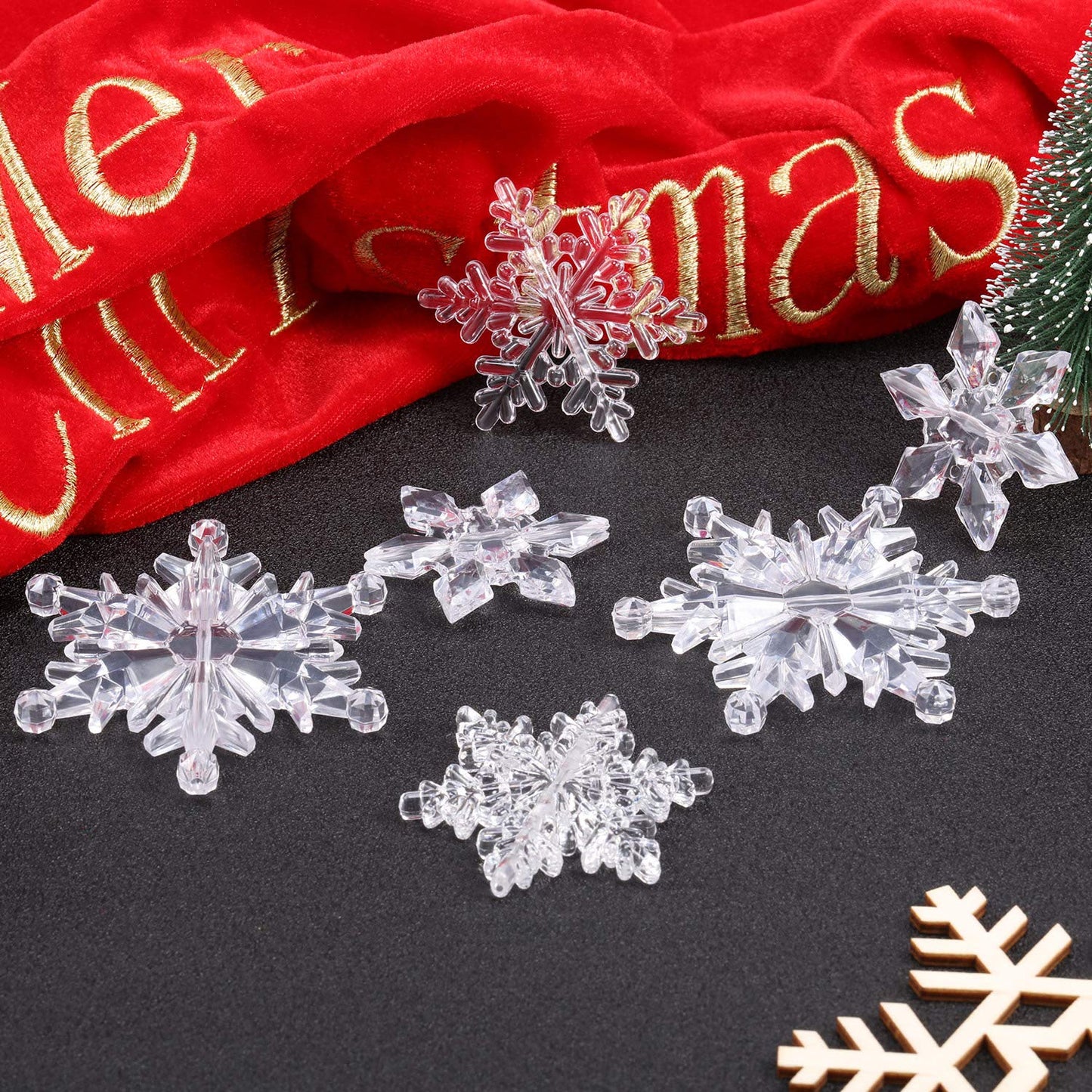 Boao Clear 45 Pcs Acrylic Clear Christmas Snowflakes Ornaments Crystal Hanging Snowflake Ornaments for Christmas Tree Winter Indoor Home Room Decoration Xmas Wonderland Theme Party, 3 Styles